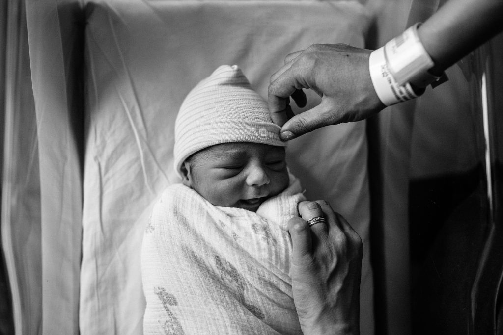 Capturing the New: Photographing Newborns | Hi + Hello Photography | Bluebird Chic